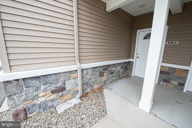 Photo - 438 Parkview Ct