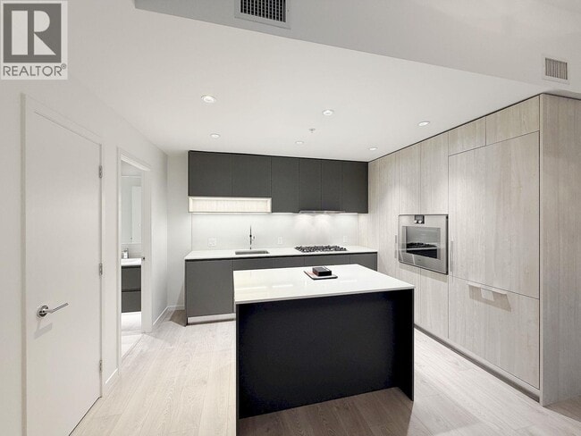 Photo - 6600 Minoru Blvd