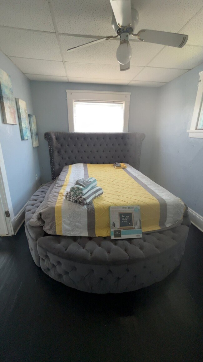 Photo - 3454 E 76th St Unit 2nd/1bd