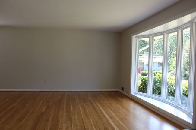 Photo - 1113 Anesbury Ct