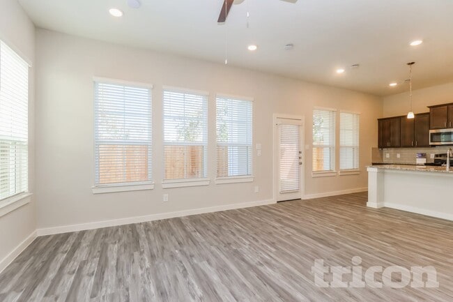 Photo - 9835 Willow Creek Commerce Dr