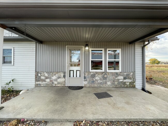 Photo - 7094 N 550 E