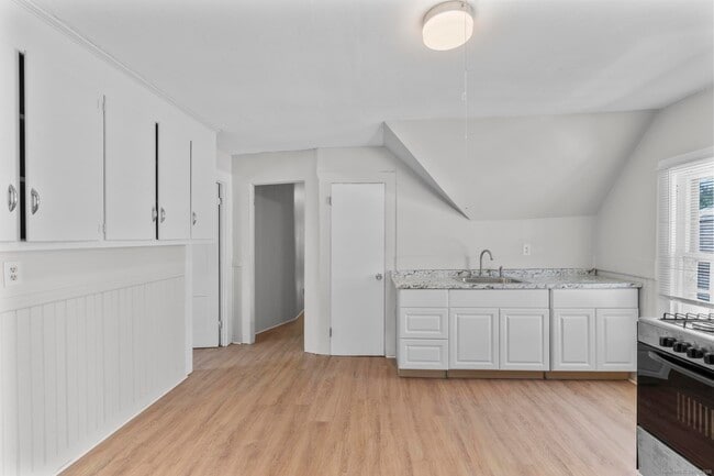 Photo - 155 Babcock St Unit 3