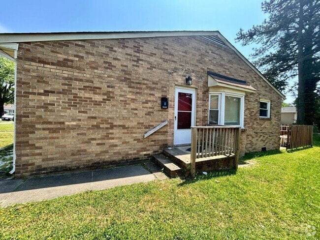 Building Photo - 3549 Seay Ave Unit 3549 Seay Ave #B Rental