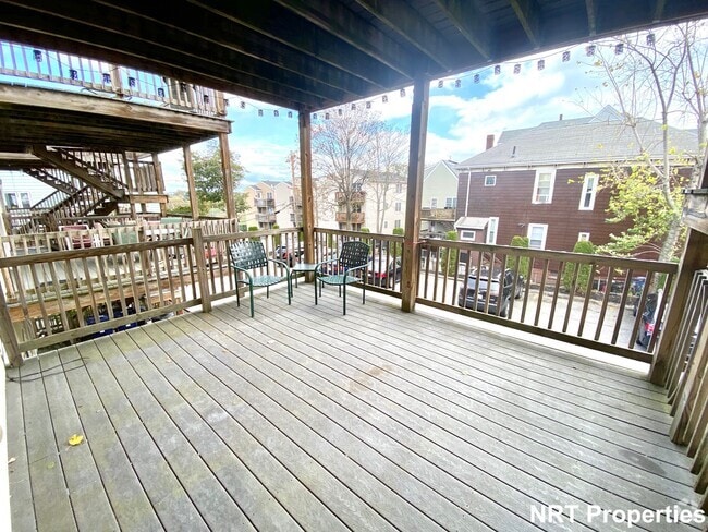 Building Photo - 661 Bennington St Unit 2 Rental