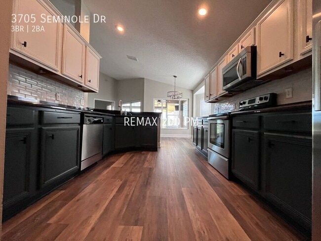 Photo - 3705 Seminole Dr