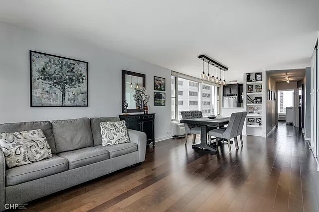 Photo - 1400 N State Pky Unit 16A