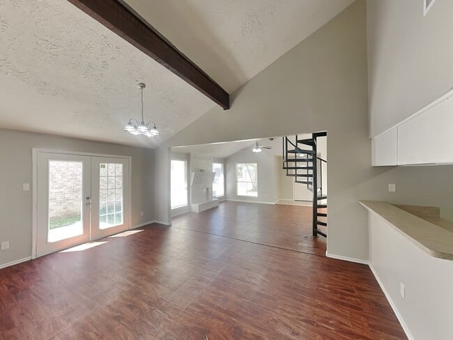 Photo - 942 Somercotes Ln