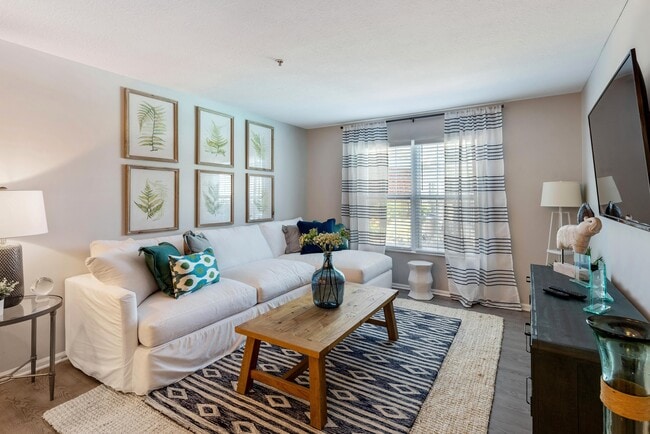 Living Room - Gateway Lakes