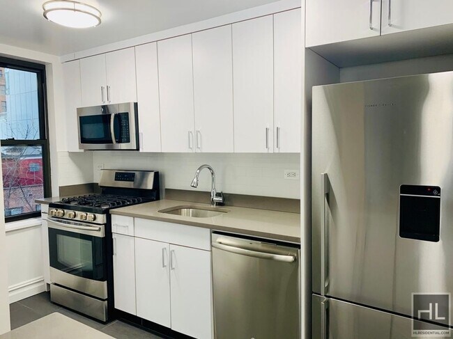 Photo - EAST 38 STREET Unidad 2J