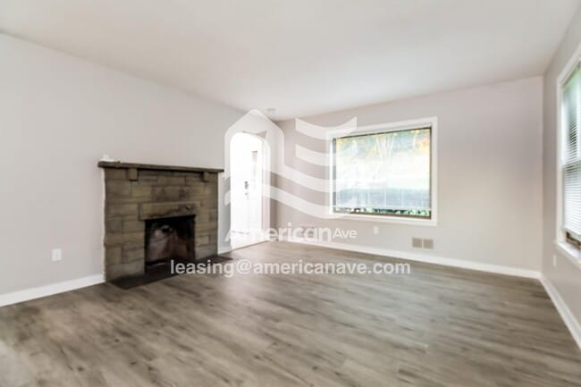 Photo - 1753 N Main St