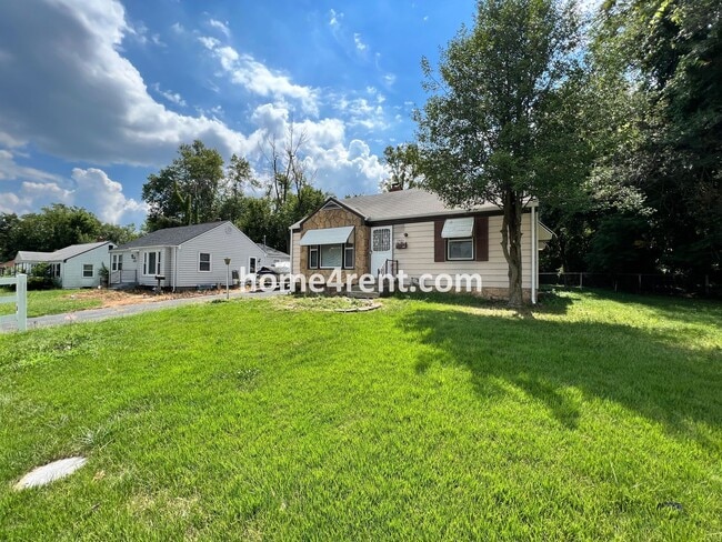 Photo - Cozy Ranch Style Home in KCMO w/ Wood Floors and a Fenced in Yard!