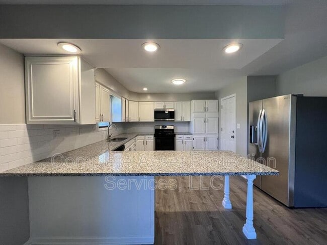 Photo - 10005 Merrillville Rd