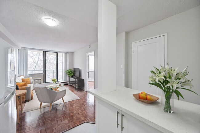 Photo - 250 St George St Unit 01006