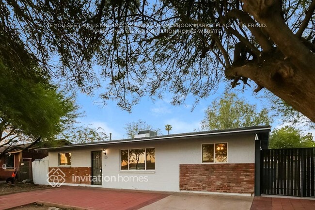 Building Photo - 223 W Gary Way