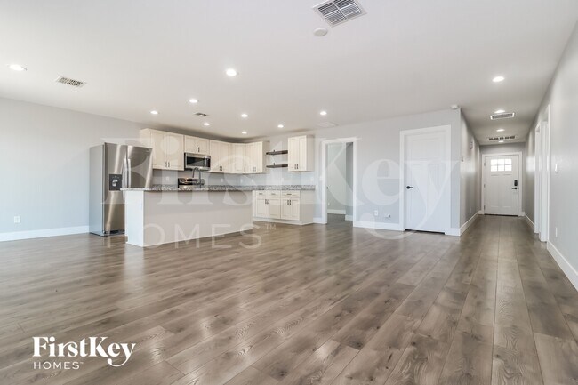 Photo - 3858 W Tamarisk Ave