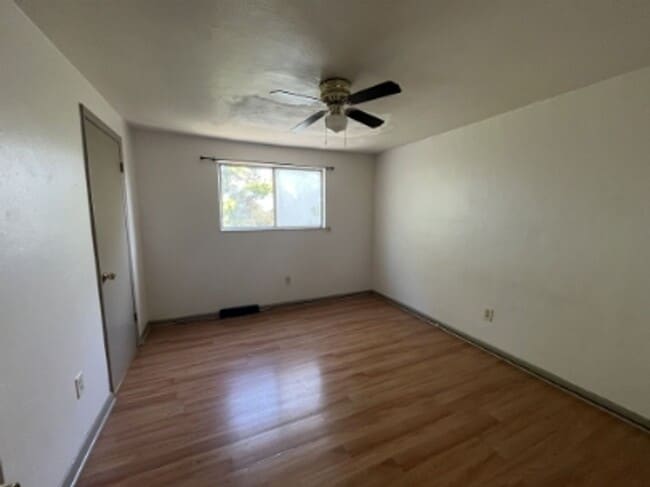 Photo - 339 Dersam St