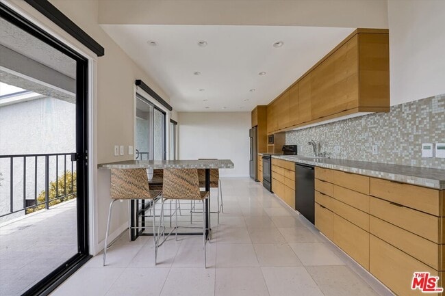 Photo - 6789 Shearwater Ln