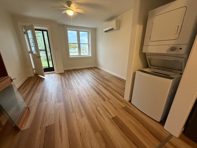 Photo - 231 William St Unit 1