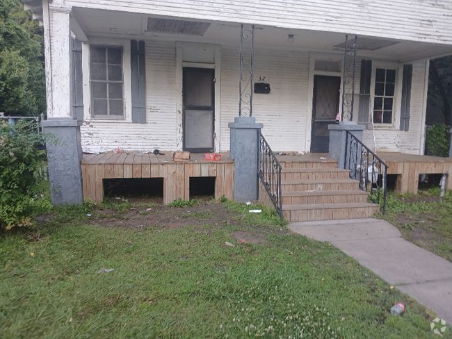 Building Photo - 32 Louisiana Ave Rental