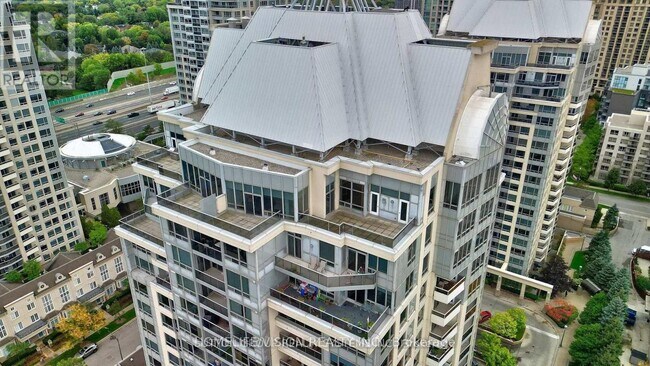 Photo - 8 Rean Dr Unit UPH2