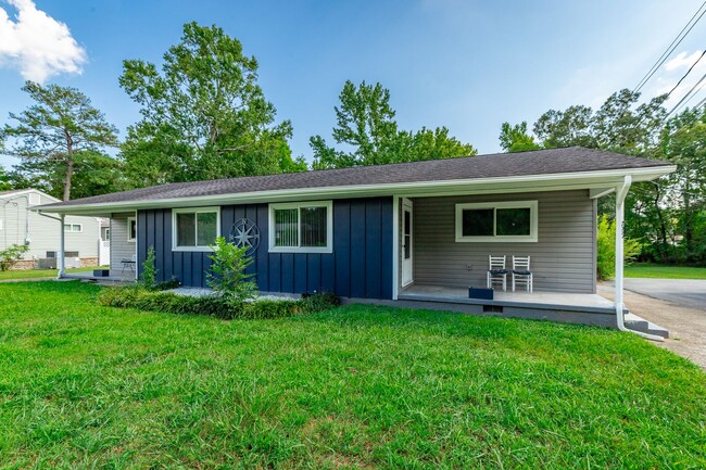 Building Photo - 726-728 W State Line Road Unit 726
