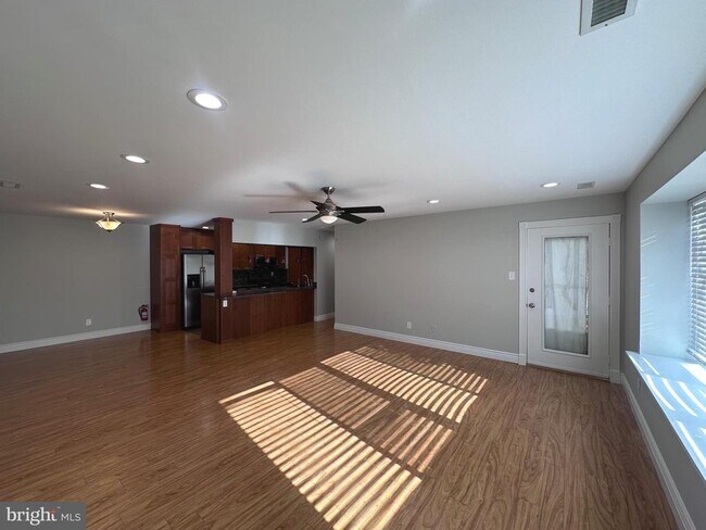 Photo - 1909 The Woods II