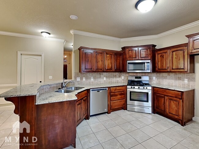 Photo - 100 NE Larkspur Ln