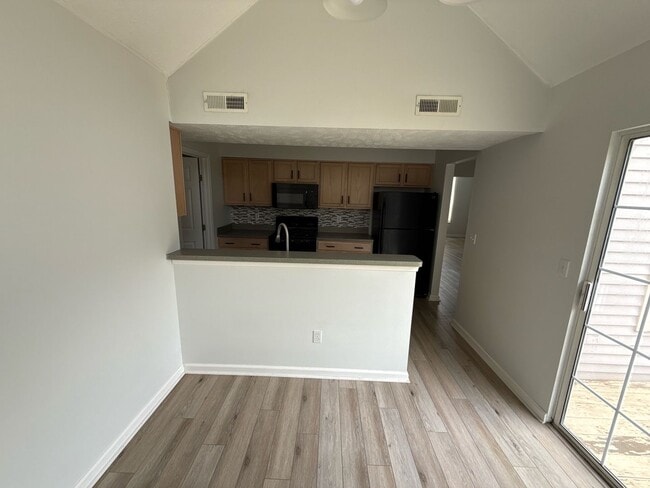 Photo - 8710_ELMDALE