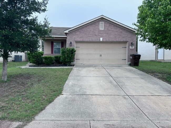 Building Photo - Beautiful & Well-Maintained 3 Bedroom, 2 B... Rental
