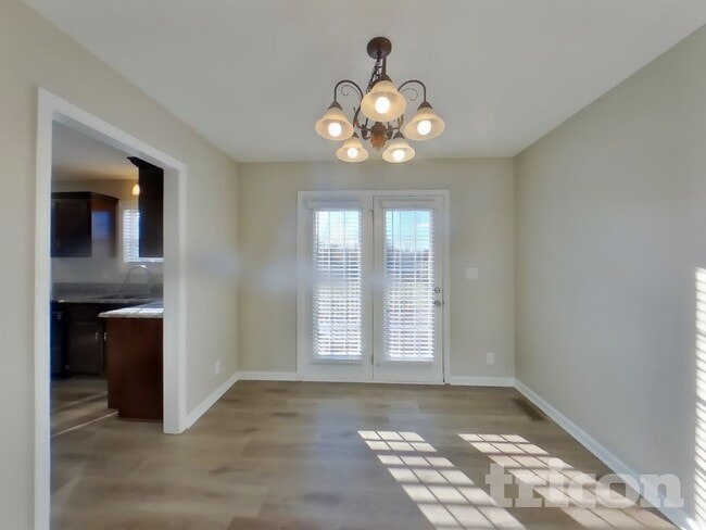 Photo - 1908 Sherman Court