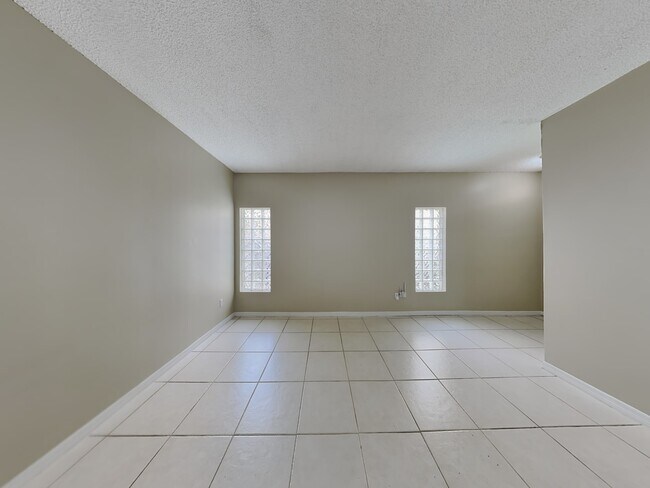 Photo - 17081 NW 10th St