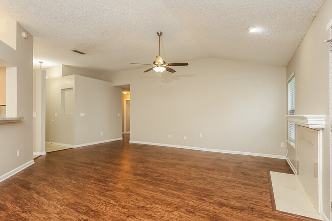 Photo - 338 Wildberry Ct