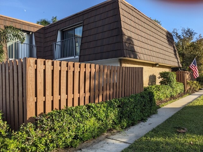 Building Photo - 6003 SE Riverboat Dr Rental