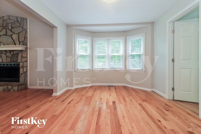 Photo - 124 Spring Dr