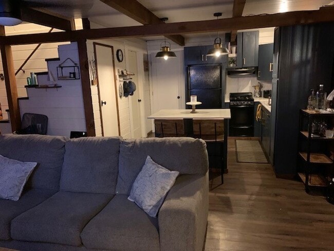 Photo - Lovely 3BD cabin style furnished home avai...