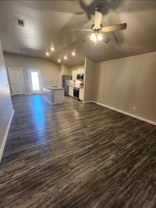 Photo - 3 bed 2 bath home in Lone Star Trails! 2 car garage