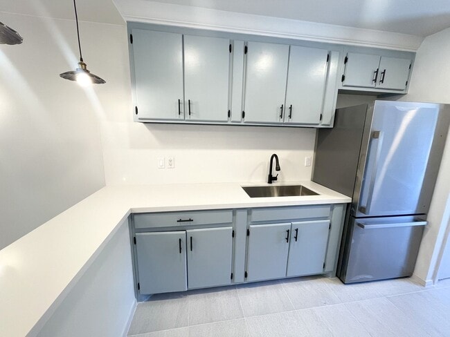 Photo - Centrally Located Apartment with Pool!!