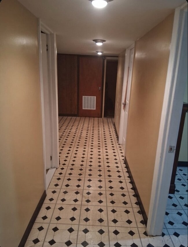 175-01 Murdock Ave
