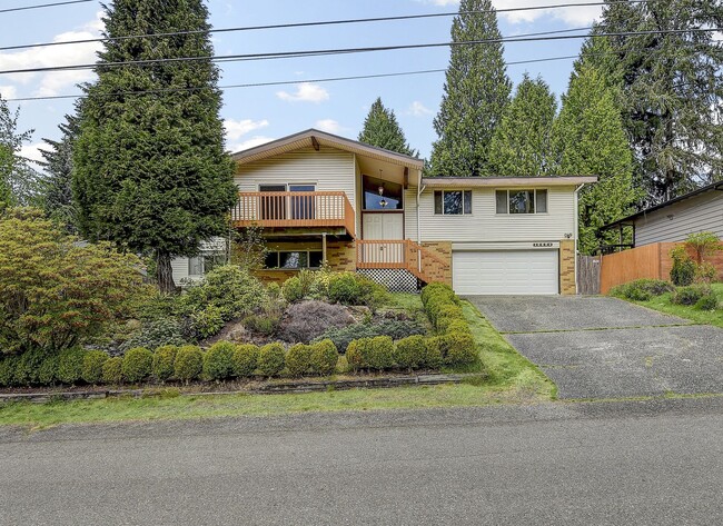 5bd/2.5ba Bellevue Home - 5bd/2.5ba Bellevue Home