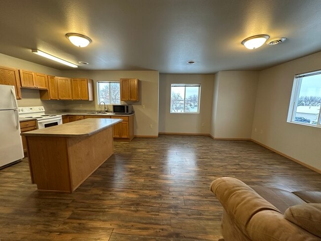 kitchen and living room - 1409 E Sioux Ave Unit 1409  C