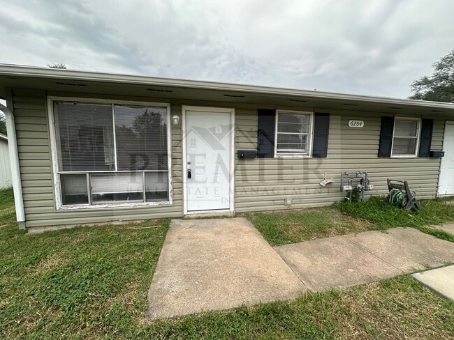 Building Photo - Marcello Oliveri Properties - 6204 Unit 6204 #A Rental