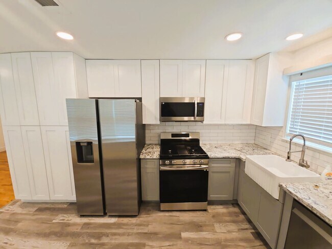 Photo - 3603 E Lockwood Dr