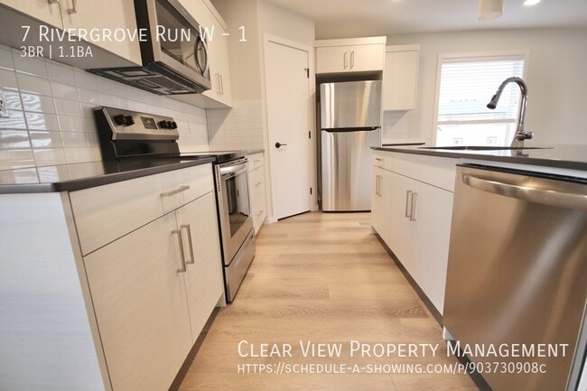 Photo - Beautiful 3 bedroom townhouse in Riverstone!