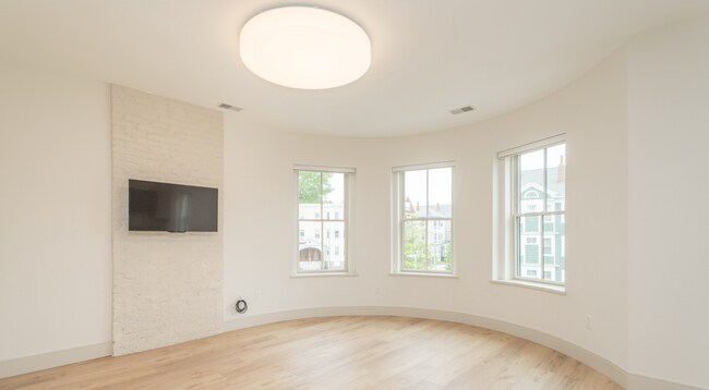 Photo - 178 Saint Alphonsus St Unit 2