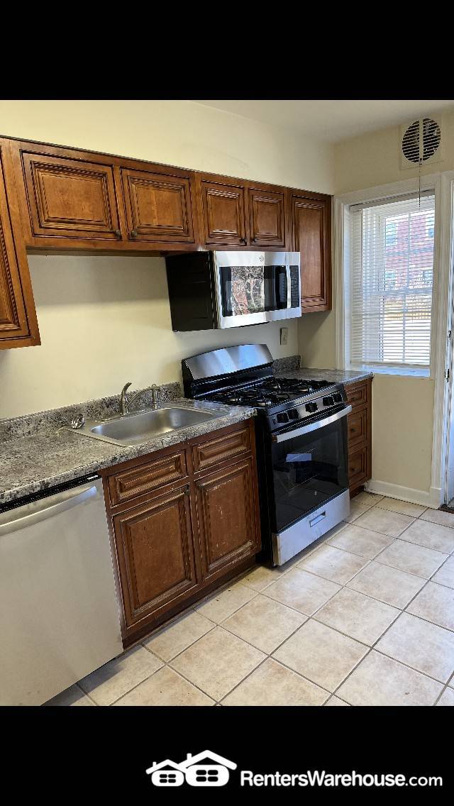 Photo - 10 Enjay Ave