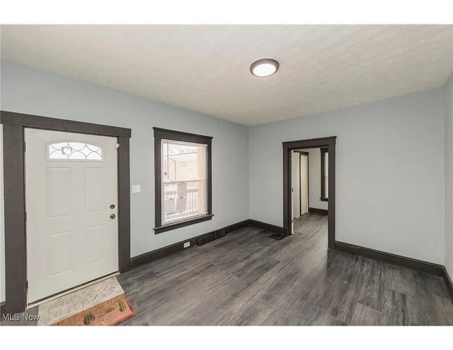 Photo - 1431 Rowley Ave