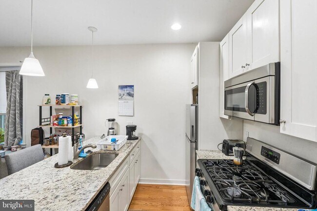 Photo - 925 N 20th St