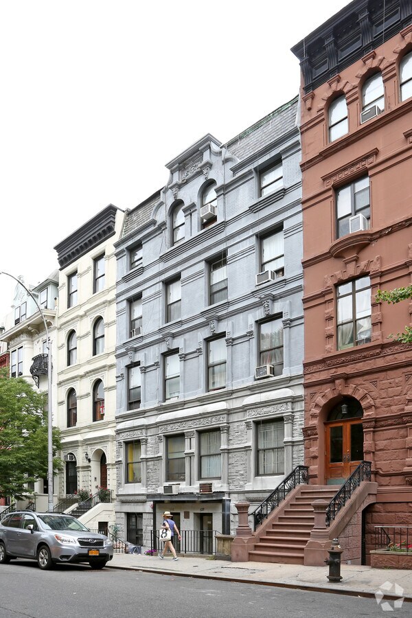 Photo - 129 W 81st St Apartments