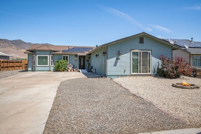 Building Photo - 2072 Lonnie Ln
